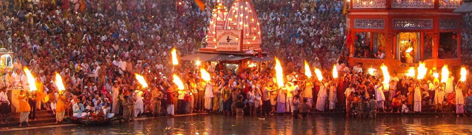 Bathing in Maunin Amavasya in Kumbh Tour Packages